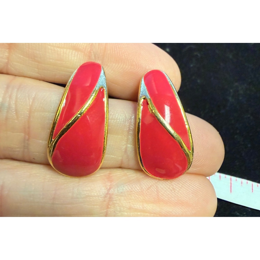 Vintage Red‎ Enamel Gold Tone Teardrop Stud Earrings Geometric Post Back 1 Inch